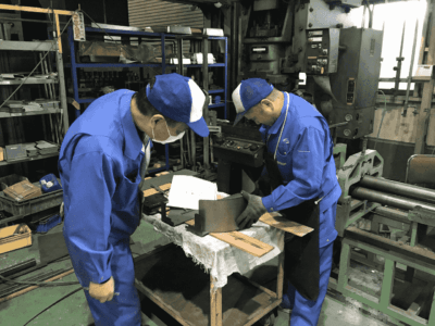 TUYỂN 4 NAM CHẾ TẠO KIM LOẠI TẤM